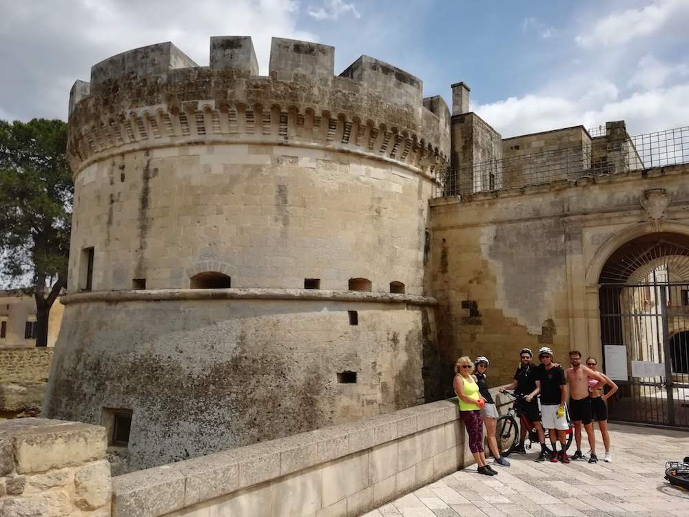 Castello di Acaya, Salento - Itinerario in bicicletta